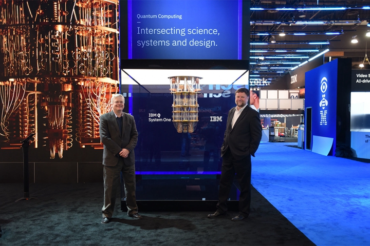  IBM Q System One 於2019年國際消費電子展(CES)展示圖
